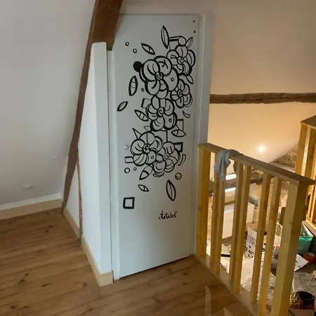 La Suspendue De Appartement