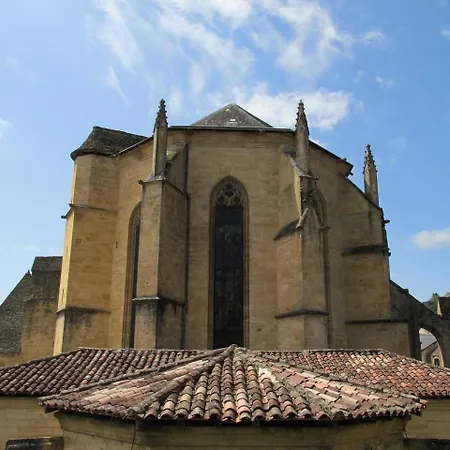 La Suspendue De Sarlat-la-Canéda