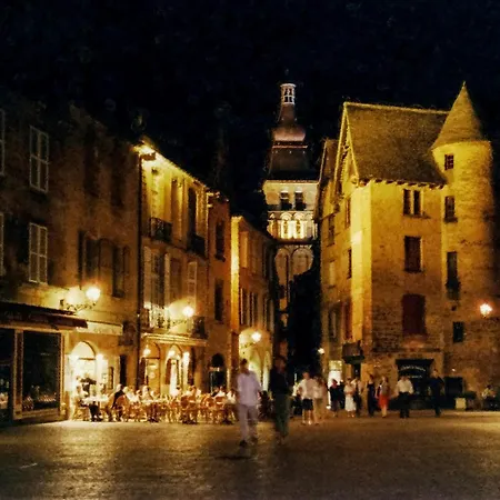 La Suspendue De * Sarlat-la-Canéda
