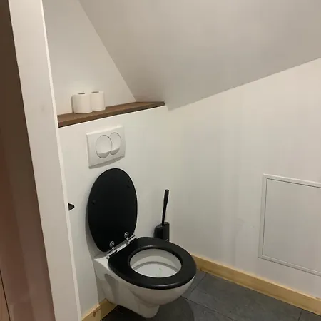 La Suspendue De Apartman *